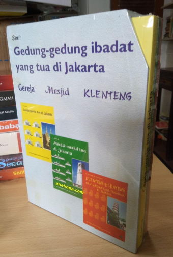Paket Gedung Ibadat yang Tua di Jakarta-Dalam Box 